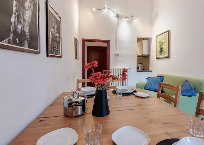 A Due Passi Da Ponte Vecchio *